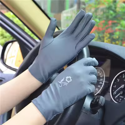 Găng tay chống nắng lái xe mùa hè phụ nữ căng thêu thêu thun mỏng băng lụa ngắn nghi thức ngắn găng tay trắng - Găng tay