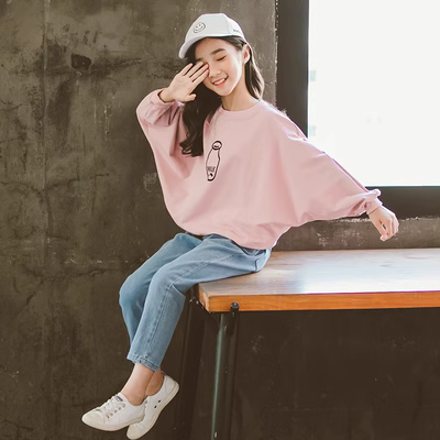 Cô gái mùa thu 2020 mới áo len lỏng Hàn Quốc trẻ em giản dị mùa xuân và quần jeans mùa thu hai mảnh - Quần jean