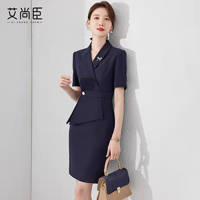 Bộ đồ đầu mùa xuân nữ 2021 phong cách mới thời trang cao cấp quần denim kẻ sọc giản dị hai mảnh trên đầu bộ để giảm tuổi - Bộ đồ